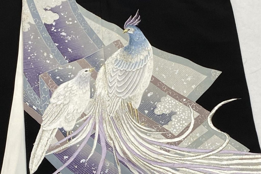 黒留袖のシミ隠し 金彩加工 | 宝塚市 花のみち 歌劇の街の呉服屋｜姫之
