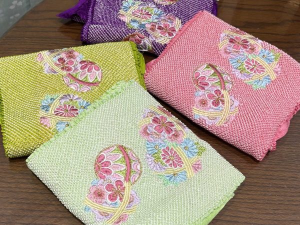 振袖用の小物、沢山入荷しています♪